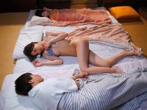 Máy quay Star Media XK-8127?? "Người phụ nữ trẻ cô đơn quyến rũ gia sư của con gái" - Lily