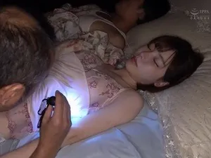 Thư ký ngon mà say xỉn thế này không đưa về nhà nghỉ dí hơi phí