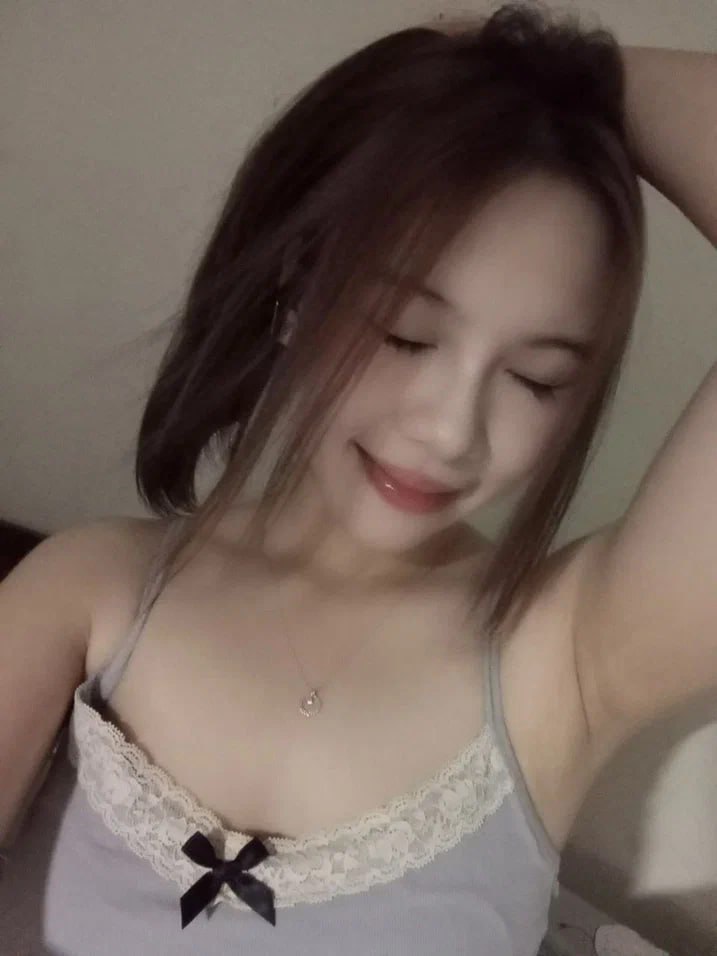 Làm tình cùng cô hàng xóm dâm dục bằng tư thế doggy